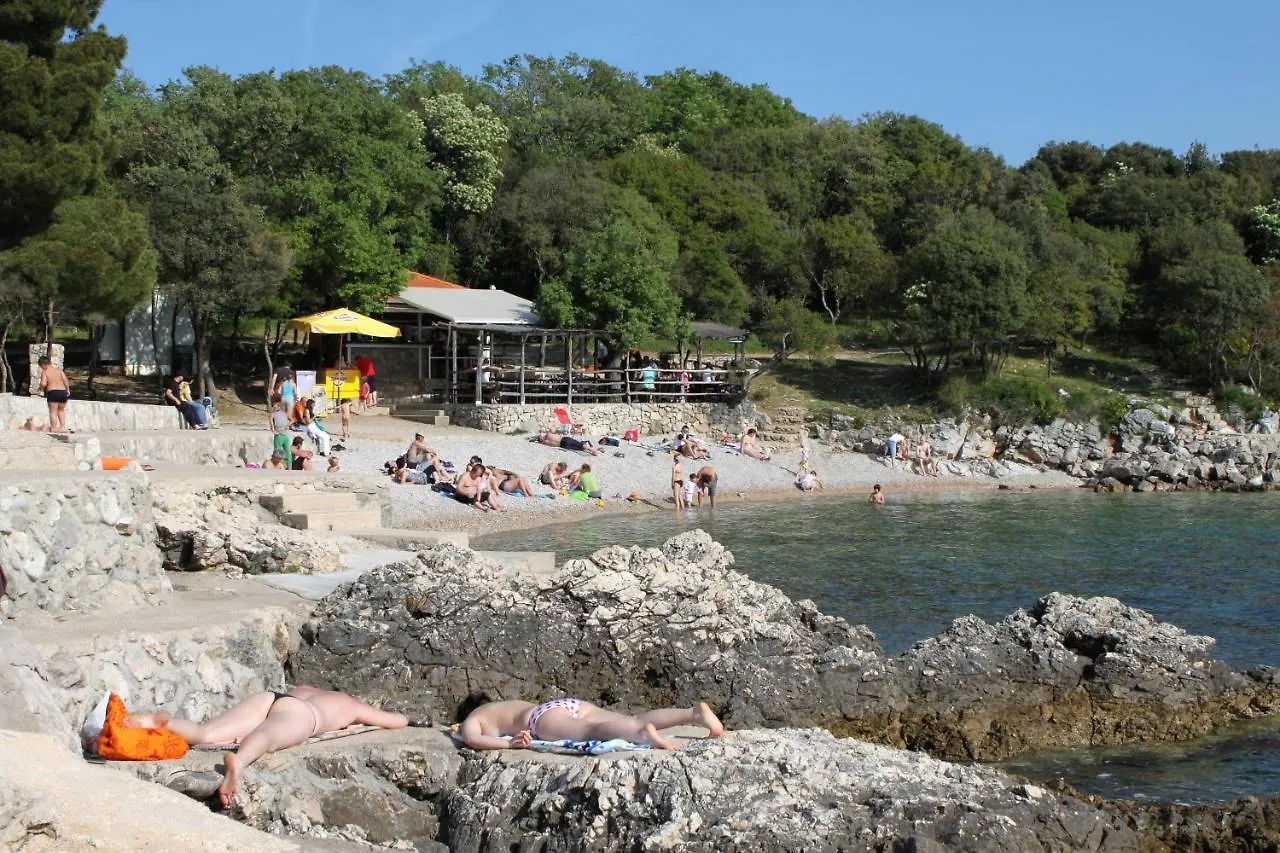 Apartment Pinezici 5464C Croatia