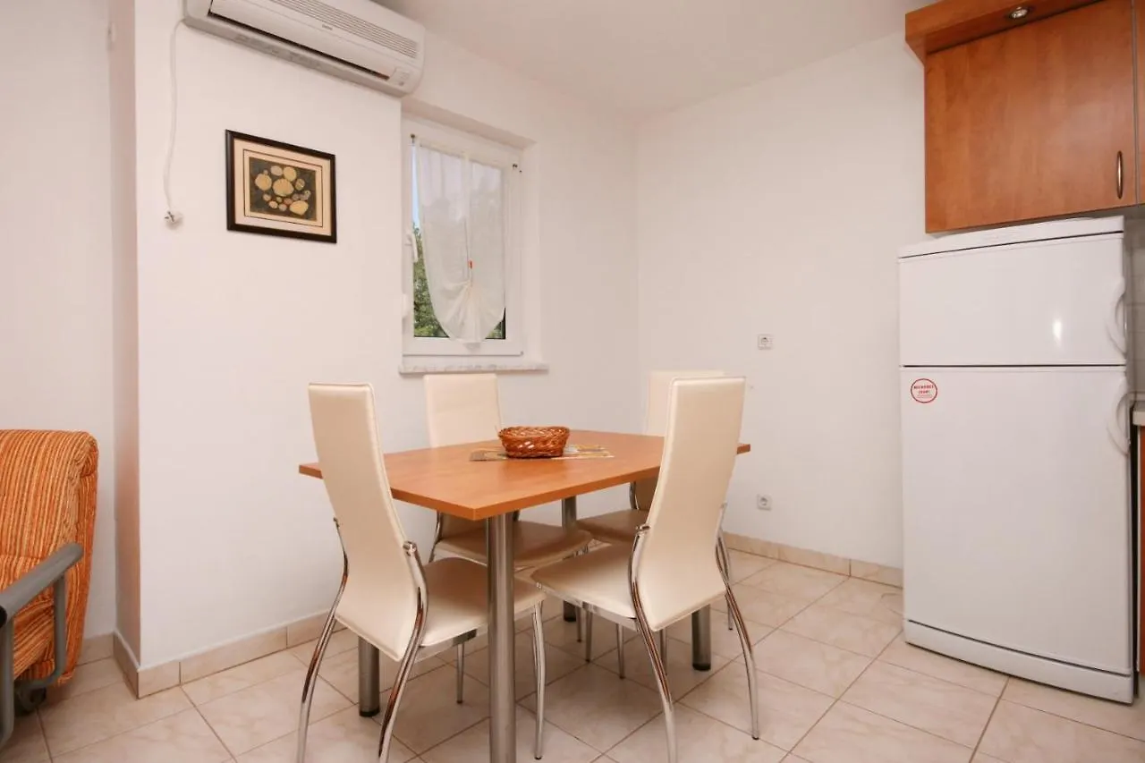 Apartment Pinezici 5464C
