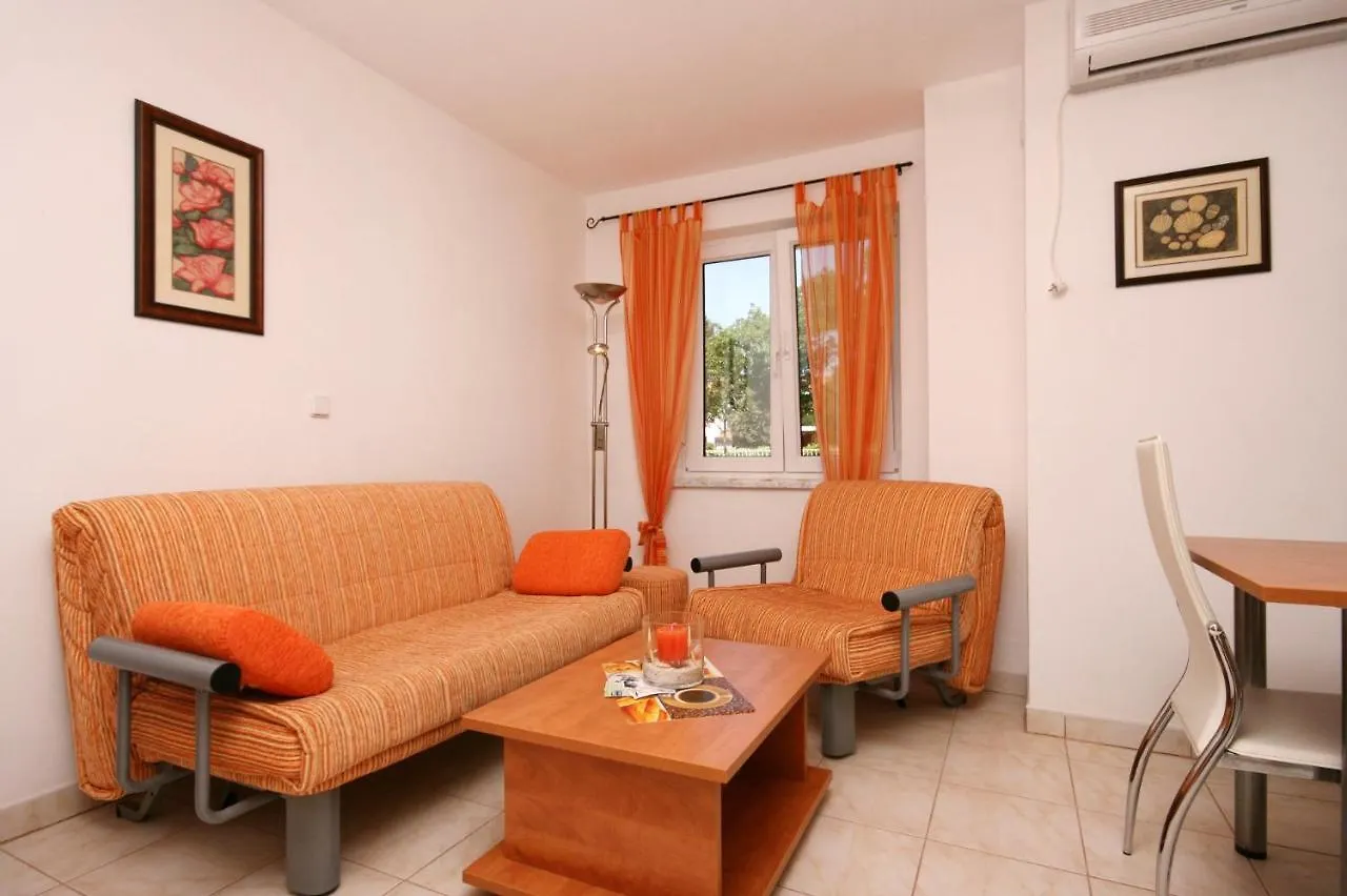 Apartment Pinezici 5464C