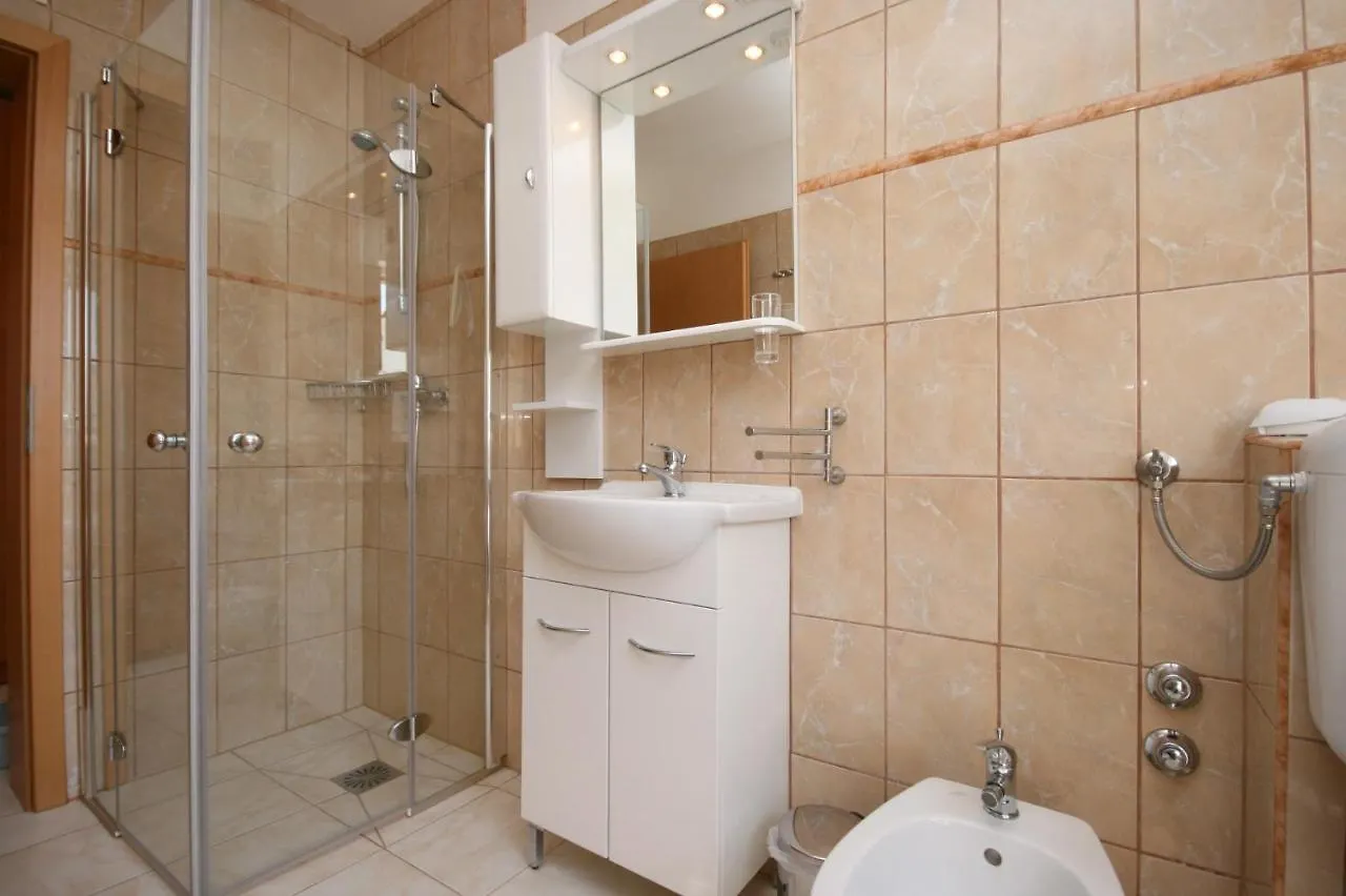 Apartment Pinezici 5464C  Pinezici (Krk)